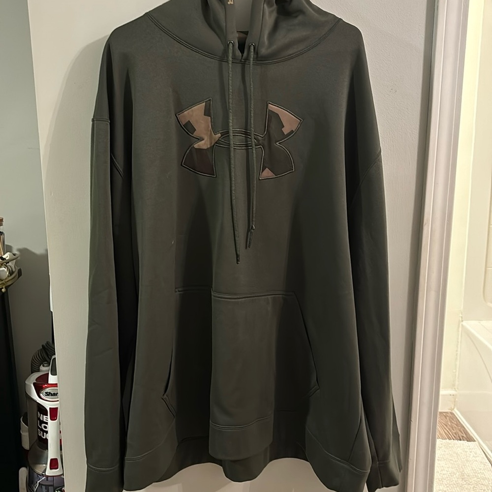 Under Armour Sweatshirt